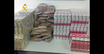 La Guardia Civil desmantela un punto de venta de tabaco de contrabando en un domicilio de La Manga