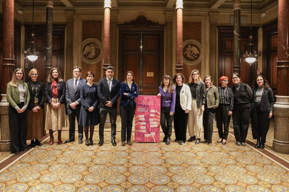 Miembos de la Junta de Gobierno del ICAB y de la Comissió de Dones, este martes 3 de marzo de 2026