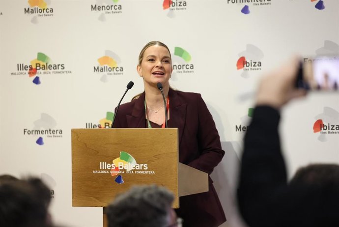 La presidenta del Govern, Marga Prohens, en la feria turística ITB