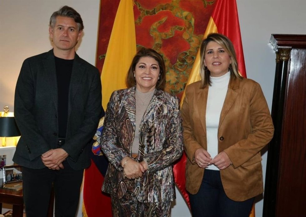 La alcaldesa de Cartagena, Noelia Arroyo, ha mantenido un encuentro institucional con la embajadora de Ecuador en España, Wilma Andrade