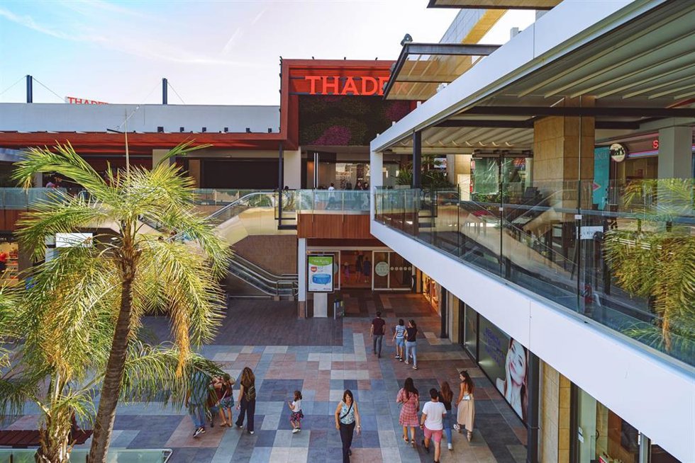 Archivo - Centro comercial de Silicius