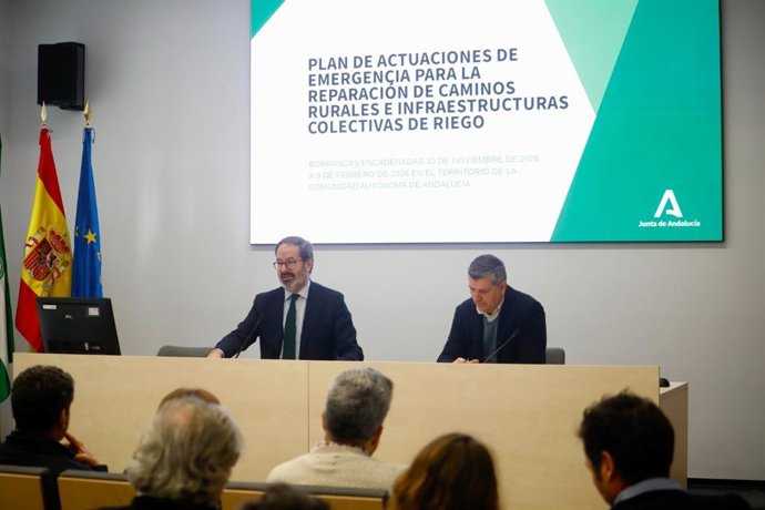 Molina y Acosta, en su encuentro con alcaldes de la provincia de Córdobar para presentarles el Plan de Actuación en Caminos.