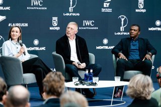 Boris Becker (centro) junto a Jessica Ennis-Hill y Marcel Desailly durante la presentación de los nominados a los Premios Laureus del Deporte Mundial 2026 en la Real Casa de Correos de Madrid