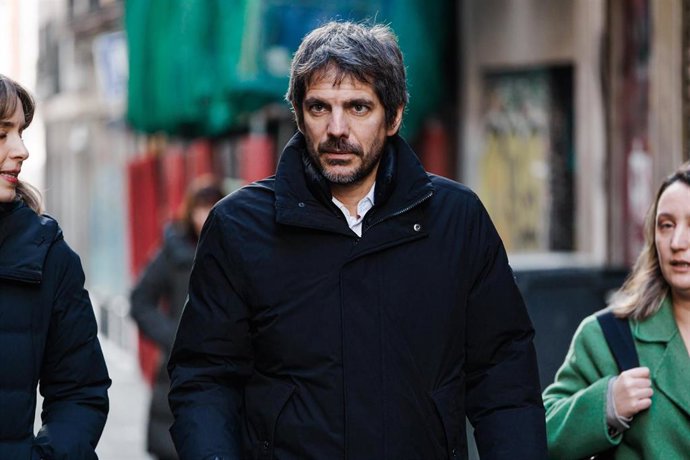 Archivo - El ministro de Cultura, Ernest Urtasun, a su llegada a la presentación de las  medidas de apoyo del Ministerio de Cultura a salas de música en vivo en la sala el Sol, a 14 de enero de 2026, en Madrid (España).