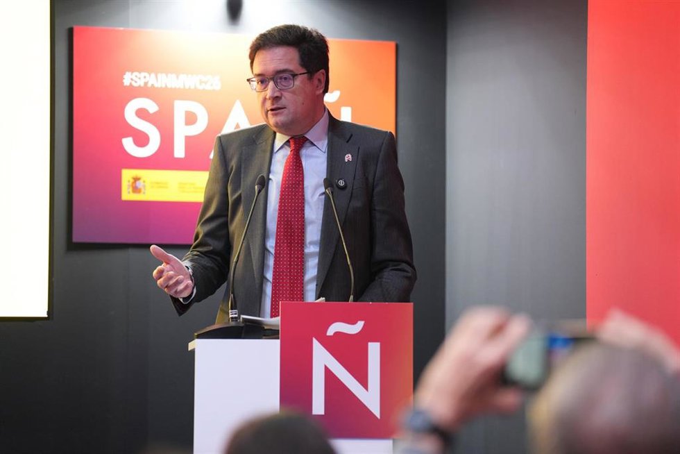 El ministro para la Transformación Digital y de la Función Pública, Óscar López, participa en el acto Con nuestra IA, Mobile World Congress Barcelona 2026, en la Fira de Barcelona, a 3 de marzo de 2026, en L'Hospitalet de Llobregat, Barcelona, Catalun