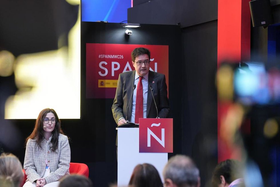 El ministro para la Transformación Digital y de la Función Pública, Óscar López,  participa en el acto Con nuestra IA, Mobile World Congress Barcelona 2026, en la Fira de Barcelona, a 3 de marzo de 2026, en L'Hospitalet de Llobregat, Barcelona, Catalu