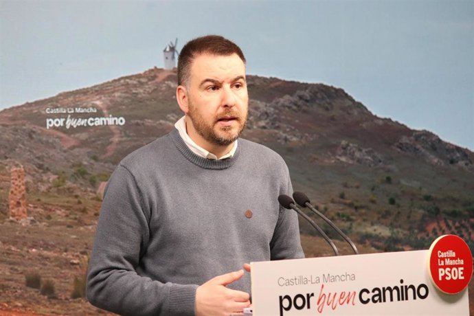 El portavoz de Empleo y Agricultura del PSOE en las Cortes de Castilla-La Mancha, Antonio Sánchez Requena.