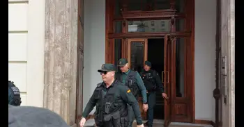 Detenidos un exalto cargo de Transición Ecológica y el dueño de Forestalia por presunta corrupción de renovables