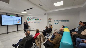 Reunión entre Diputación de Cáceres y Telefónica para colaborar en eficiencia energética