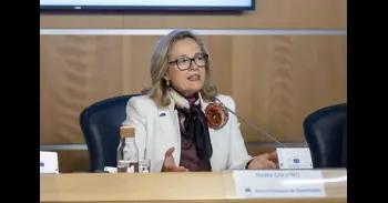 Calviño cree que la crisis en Oriente Próximo hace más urgente reducir la dependencia de combustibles fósiles