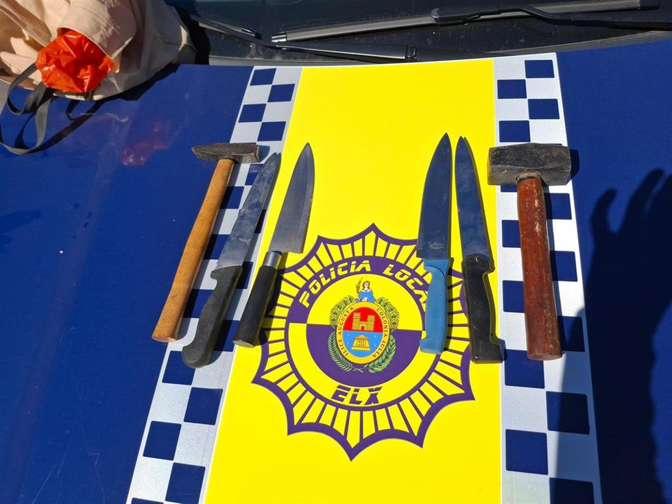 Efectos intervenidos al hombre detenido por parte de la Policía Local de Elche