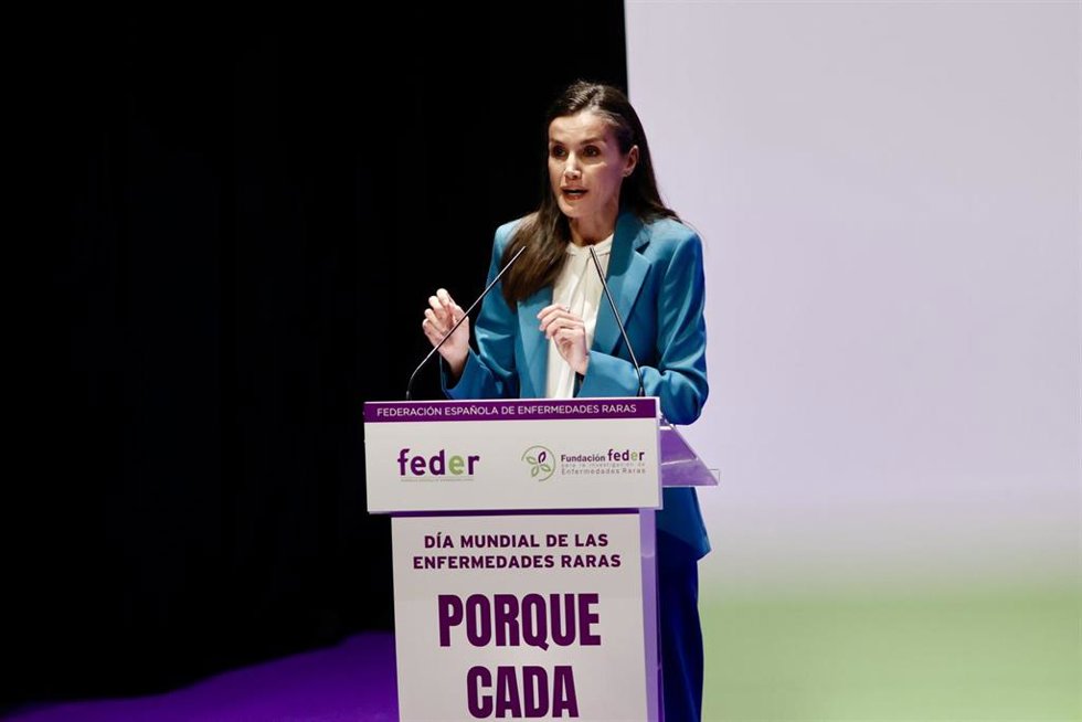 La Reina Letizia interviene durante el acto con motivo del Día Mundial de las Enfermedades Raras, en el Palacio de Congresos de Castellón