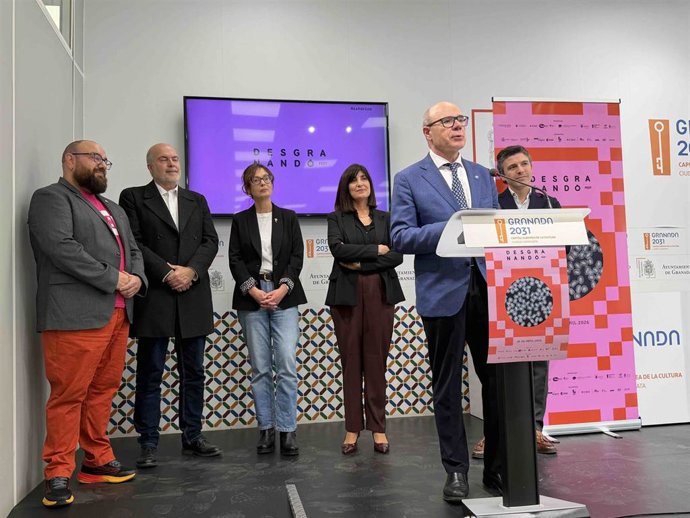 El rector de la Universidad de Granada, Pedro Mercado, interviene en la presentación informativa del Desgranando Fest