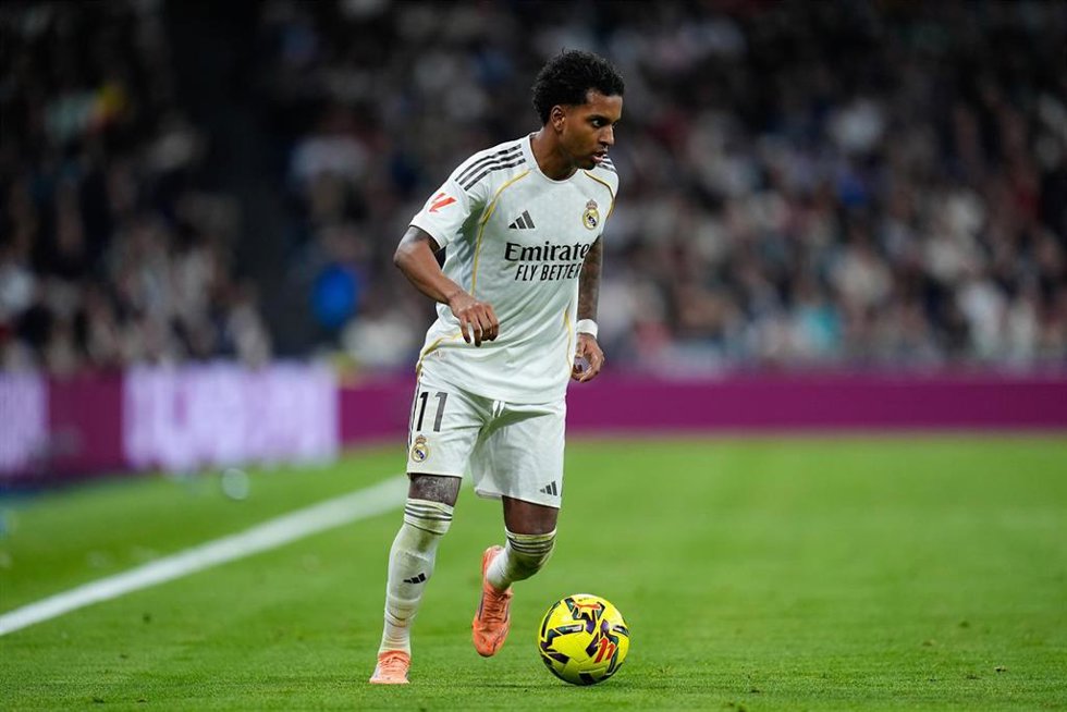 Archivo - Rodrygo Goes (Real Madrid CF), ante el Real Betis en el Santiago Bernabéu.