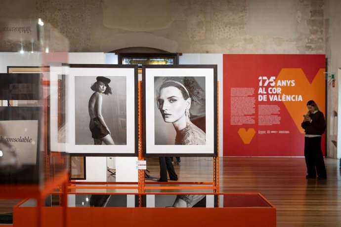 El Centre del Carme de València acoge la muestra '175 Anys al Cor de València'  sobre la historia de la Escola d'Art i Superior de Disseny de esta ciudad.