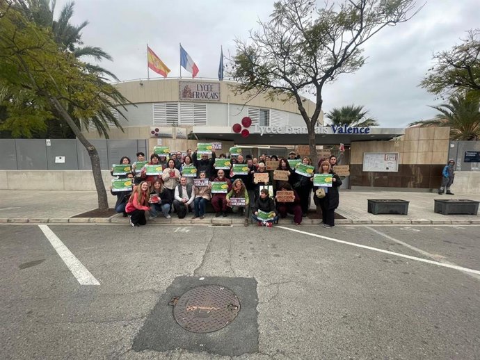 Personal del Liceo Francés de Valencia protesta por la congelación salarial