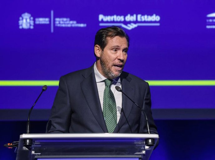 El ministre de Transports i Mobilitat Sostenible, Óscar Puente, intervé en l'I Congrés Nacional del Sector Portuari