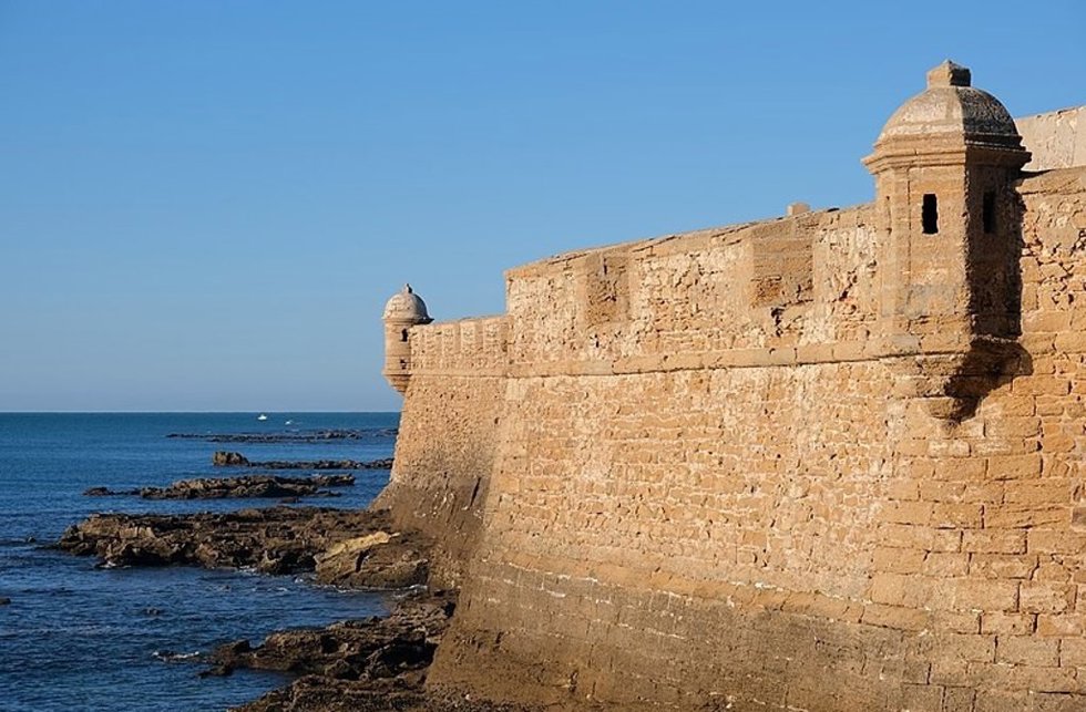 Archivo - Castillo de San Sebastián, en Cádiz.
