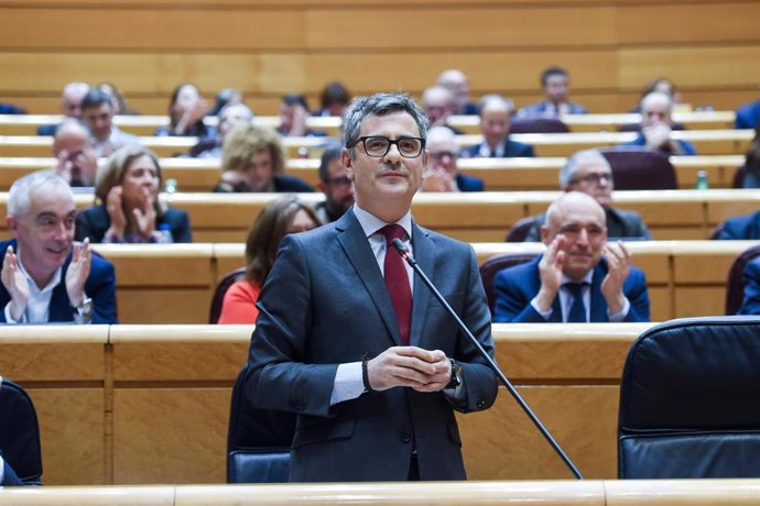 Archivo - El ministro de la Presidencia, Justicia y Relaciones con las Cortes, Félix Bolaños, interviene durante una sesión de control al Gobierno, en el Senado, a 16 de diciembre de 2025, en Madrid (España). 