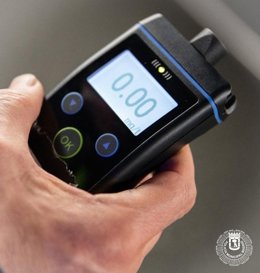 Archivo - Policía Municipal intensifica los controles de alcoholemia y drogas ante las cenas de Navidad