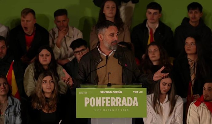 El presidente de Vox, Santiago Abascal, en un mitin en Ponferrada (León), donde ha acompañado al candidato de Vox a la Presidencia de la Junta, Carlos Pollán.