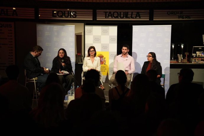 La ministra de Juventud e Infancia, Sira Rego, en la presentación del documental 'Algo nos está pasando' en Madrid.