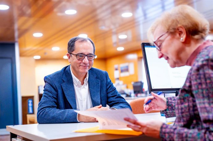 Archivo - El catedrático Juan Luis Gandía en imagen de archivo. 