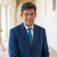 Carmelo García, nuevo rector de la UAH, asume el cargo "muy agradecido" y con "mucha responsabilidad"