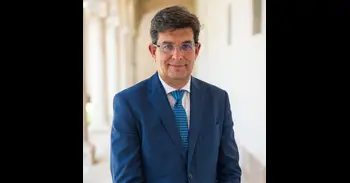 Carmelo García, nuevo rector de la UAH, asume el cargo "muy agradecido" y con "mucha responsabilidad"