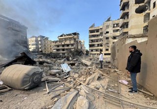 Daños materiales tras una serie de bombardeos ejecutados por el Ejército de Israel contra la capital de Líbano, Beirut (archivo)