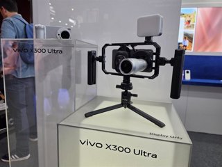 El nuevo vivo X300 con el telebojetivo.