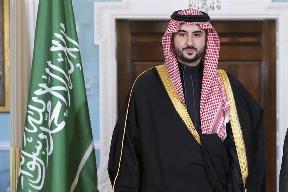 Archivo - El ministro de Defensa de Arabia Saudí, Jaled bin Salmán, durante una visita oficial a Estados Unidos en febrero de 2025 (archivo)