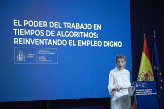 La vicepresidenta segunda y ministra de Trabajo y Economía Social, Yolanda Díaz, durante unas jornadas sobre trabajo y algoritmos, en la sede del Ministerio, a 4 de marzo de 2026, en Madrid (España). Bajo el título ‘El poder del trabajo en tiempos de algo