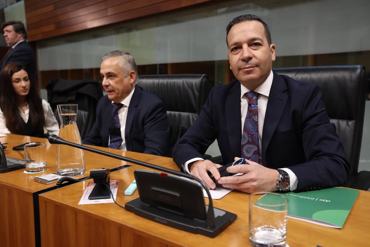 Vox avanza que no apoyará a Guardiola hasta que no tenga  garantías de cumplimiento  del cambio en Extremadura