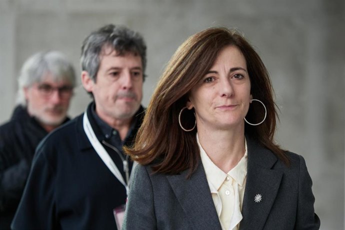 La directora de la Oficina de Buenas Prácticas y Anticorrupción de Navarra, Edurne Eguinoa, comparece ante la comisión de investigación sobre adjudicaciones públicas, en el Parlamento de Navarra, a 4 de marzo de 2026, en Pamplona, Navarra (España).