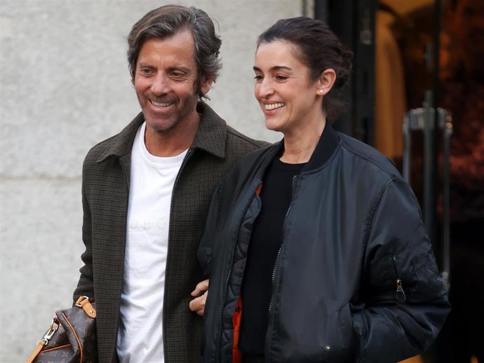Blanca Romero Y Quique Sánchez Flores, Pura Complicidad En Su Paseo Más Romántico