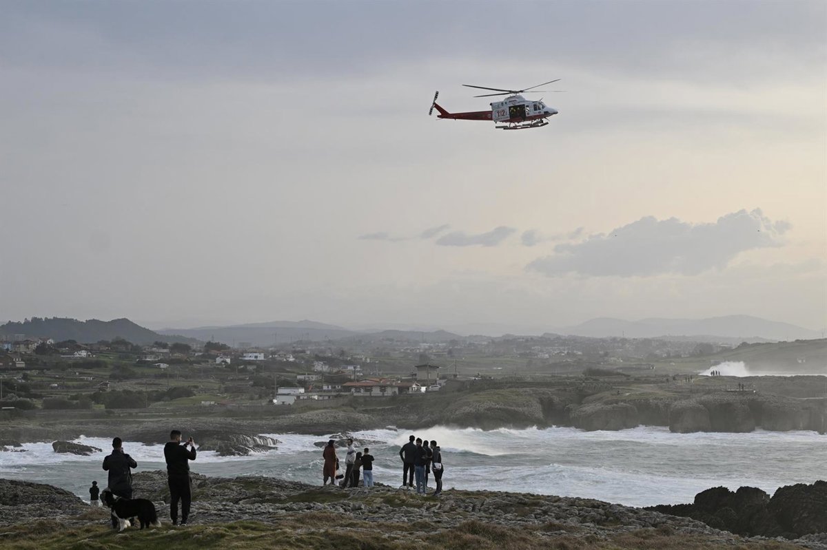 Los GEO de la Policía de Guadalajara se suman al dispositivo con el dron submarino