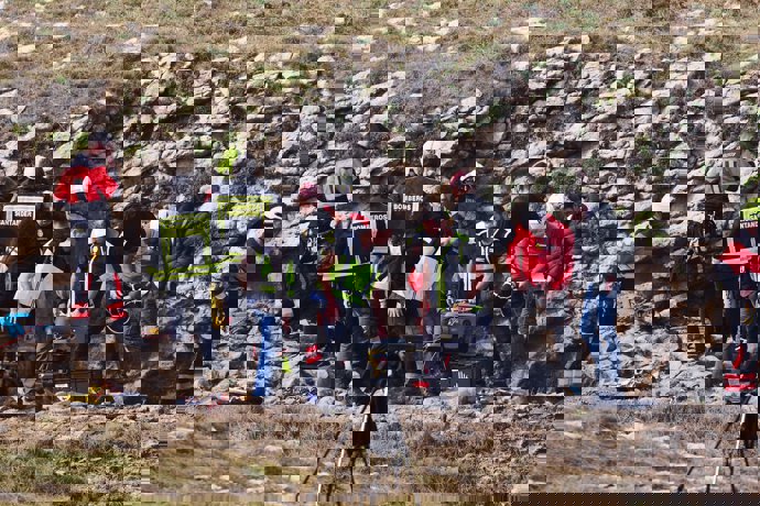 Efectivos con el dron acuático