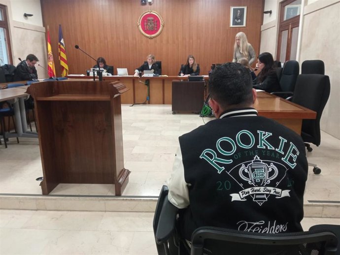 Expulsan de España a un hombre que fue pillado vendiendo droga en Son Banya.