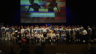 Cerca de 6.400 deportistas han participado en el 27 Circuito Provincial de Ciclismo de la Diputación de Málaga, que se clausuró este pasado martes en el auditorio Edgar Neville de la institución