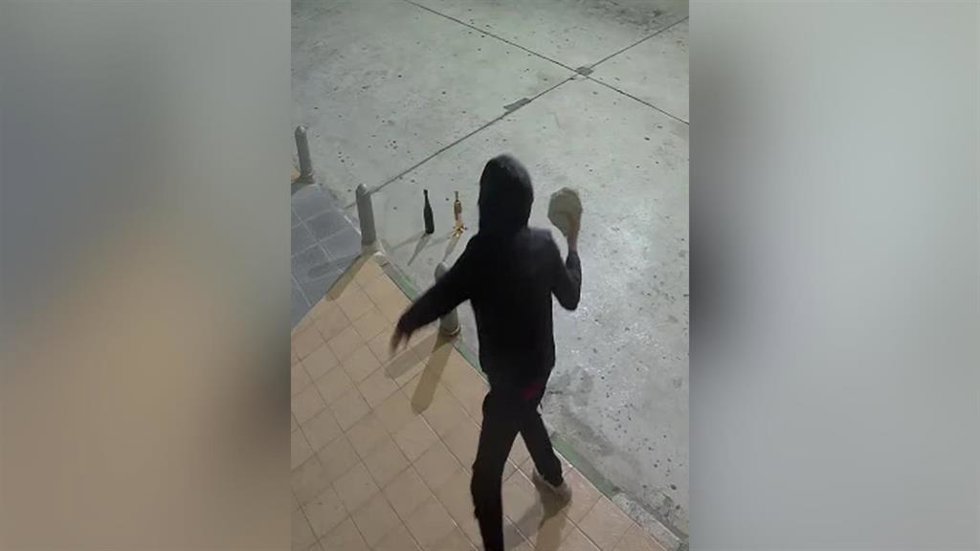Guardia Civil detiene a tres individuos por varios robos en comercios de la Comarca del Noroeste