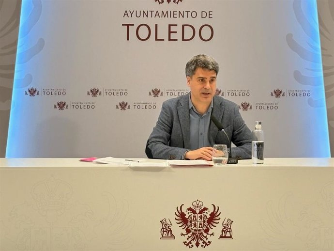 El portavoz del Ejecutivo municipal de Toledo, Juan José Alcalde, en rueda de prensa.