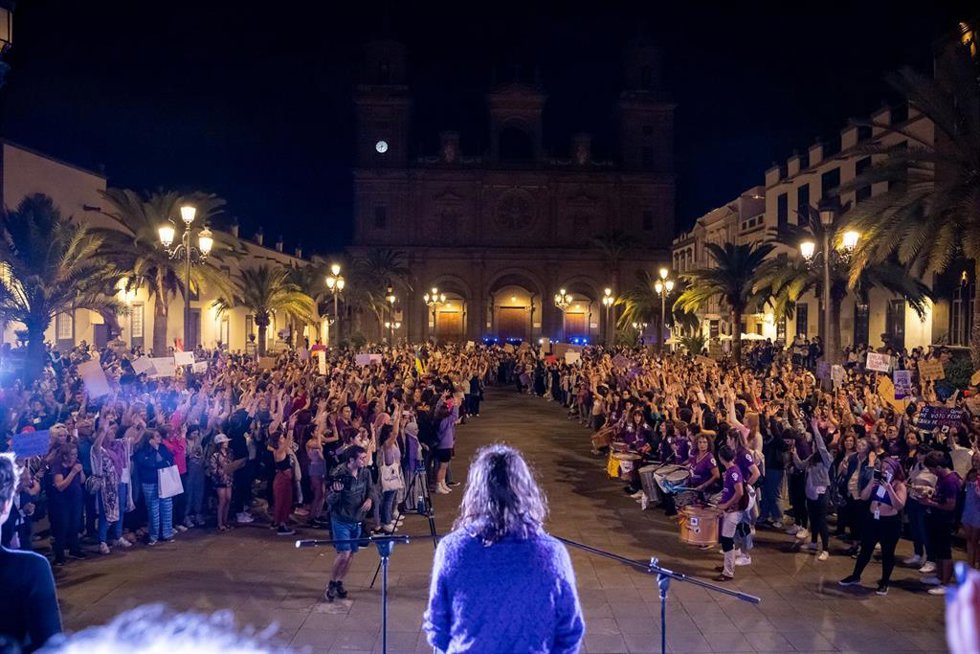 Archivo - Lectura del manifiesto durante una manifestación con motivo del Día Internacional de la Mujer, a 8 de marzo de 2023, en Las Palmas de Gran Canaria, Gran Canaria, Canarias, (España).