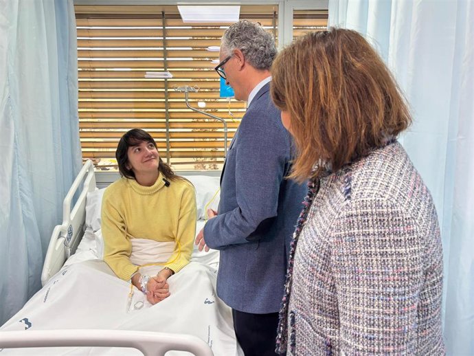 El centro sanitario atiende una media de 430 pacientes mensuales para tratamientos farmacológicos, transfusiones o terapias biológicas