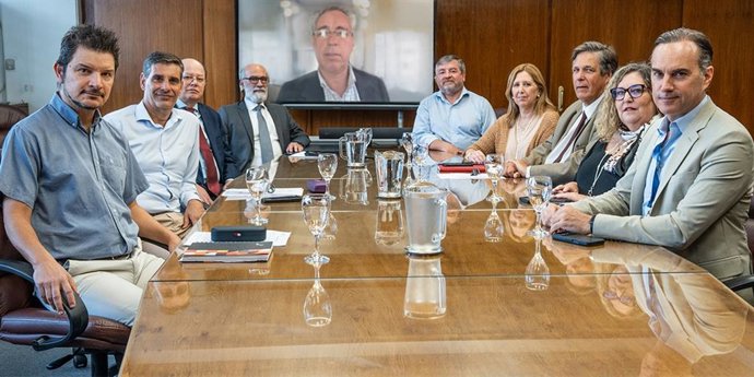 El Banco Central de Uruguay reduce los tipos de interés en 75 puntos básicos, hastael 5,75%.