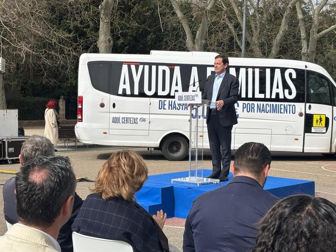 El candidato del PP a la Presidencia de la Junta, Alfonso Fernández Mañueco, en un acto de campaña en Valladolid