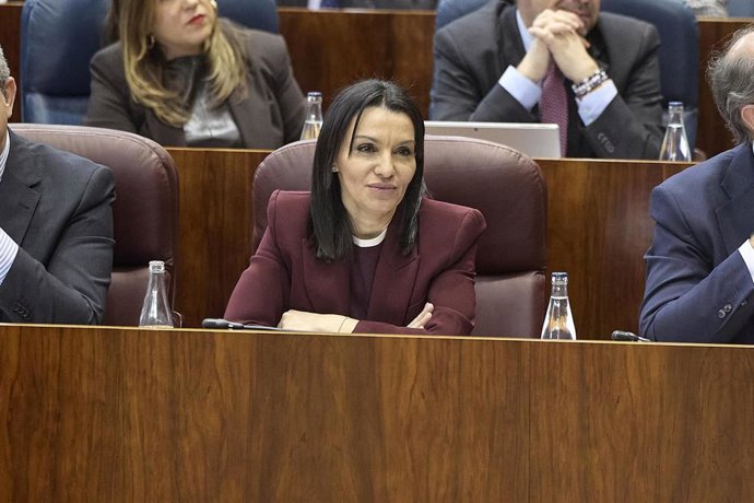 La nueva consejera de Educación, Ciencia y Universidades de la Comunidad de Madrid, María Mercedes Zarzalejo, durante el pleno de la Asamblea de Madrid, a 19 de febrero de 2026