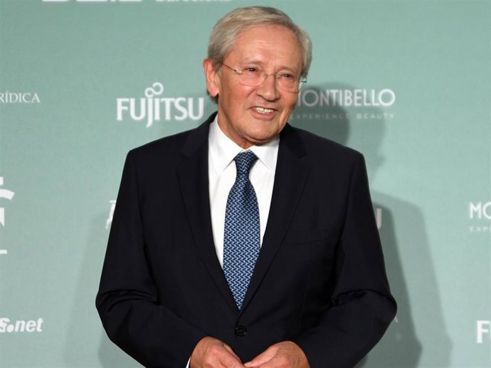 Archivo - Fernando Ónega, Premio Ondas a su trayectoria profesional en la radio