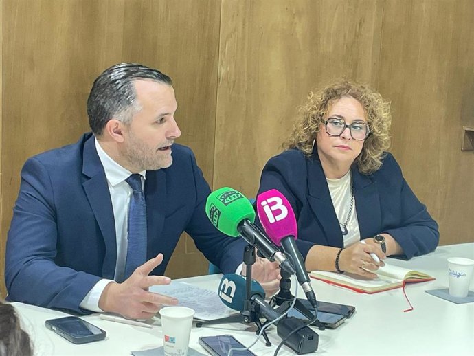 El presidente de la FEHM, Javier Vich, y la vicepresidenta ejecutiva, María José Aguiló.