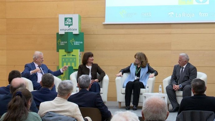 Alcaldes, emprendedores y gestores rurales de La Rioja ponen en común retos y oportunidades de desarrollo en sus pueblos